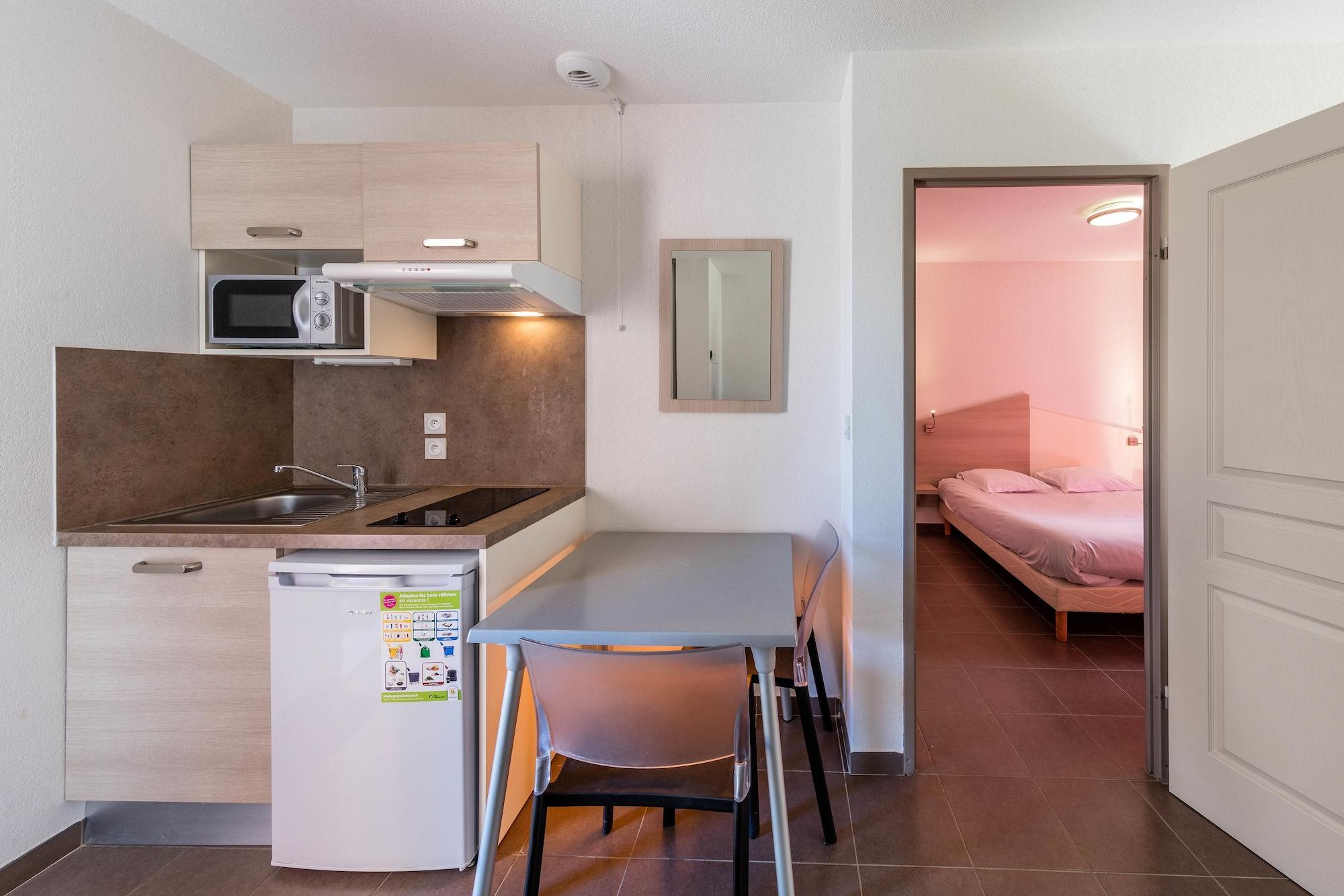 Hotel Terres De France - Le Domaine De Bacchus Saint-Christol  Esterno foto