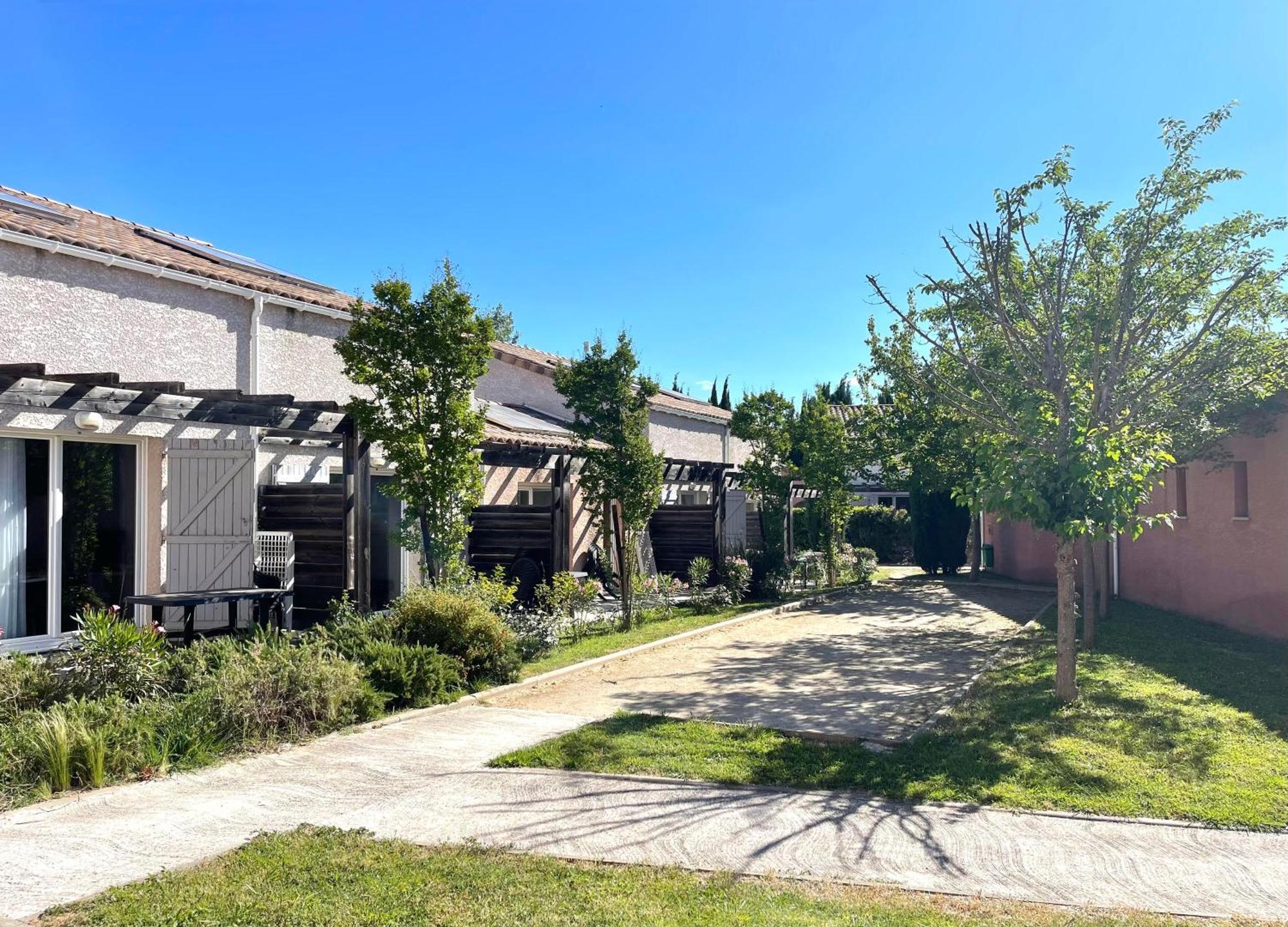 Hotel Terres De France - Le Domaine De Bacchus Saint-Christol  Esterno foto